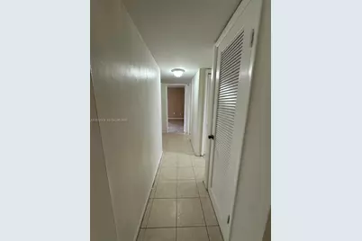 9170 Fontainebleau Blvd #406, Miami, FL 33172 - Photo 5