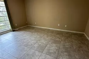 9170 Fontainebleau Blvd, Miami, FL 33172 - Photo 7