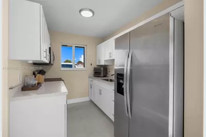 10750 SW 43rd Ln, Miami, FL 33165 - Photo 3