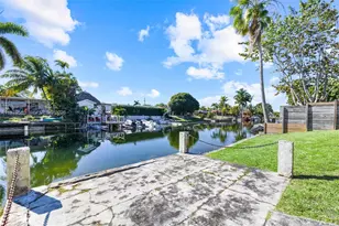 10750 SW 43rd Ln, Miami, FL 33165 - Photo 27