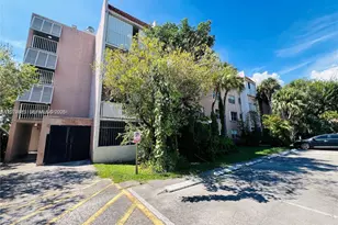 8405 NW 8th St, Miami, FL 33126 - Photo 3