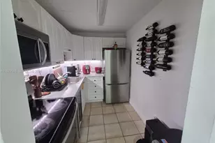 8405 NW 8th St, Miami, FL 33126 - Photo 9