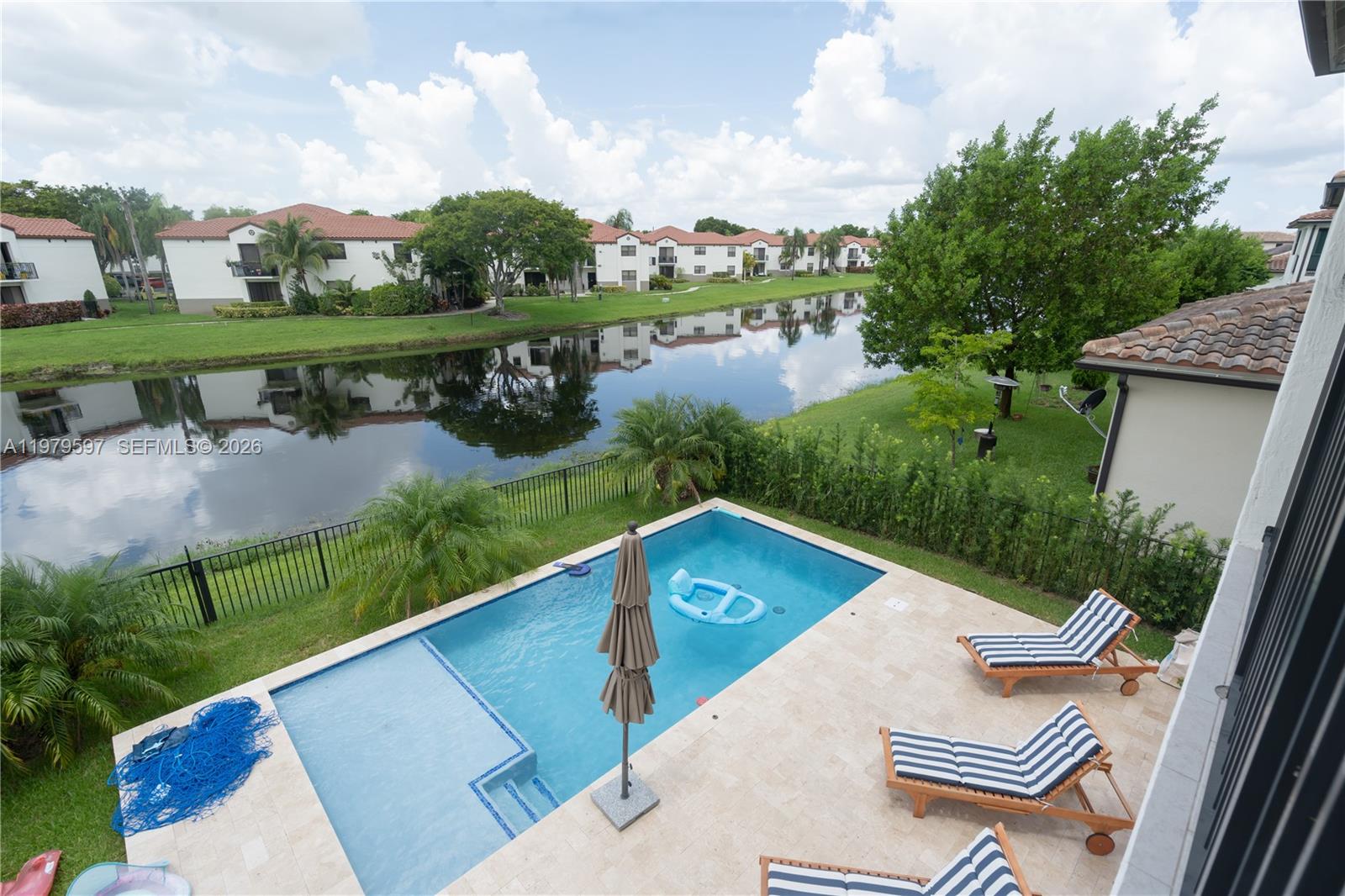 11826 SW 13th Ct main architectural view