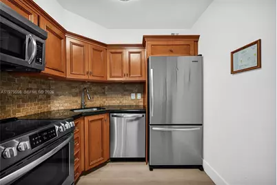 5225 Collins Ave #1214, Miami Beach, FL 33140 - Photo 17