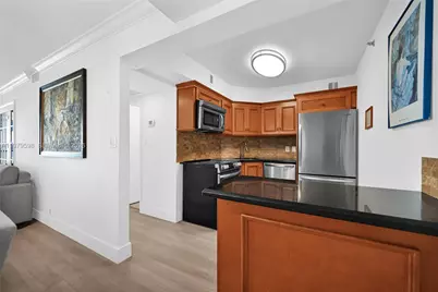 5225 Collins Ave #1214, Miami Beach, FL 33140 - Photo 15