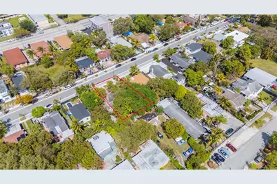 98 NE 70th St, Miami, FL 33138 - Photo 17