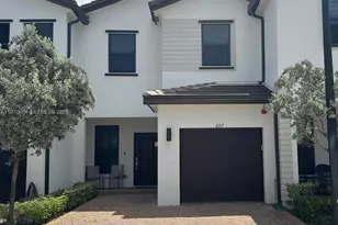 227 SW 159th Ter, Pembroke Pines, FL 33027 - Photo 1