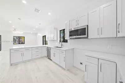 1735 NW 84th St, Miami, FL 33147 - Photo 9