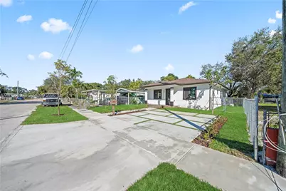 1735 NW 84th St, Miami, FL 33147 - Photo 5