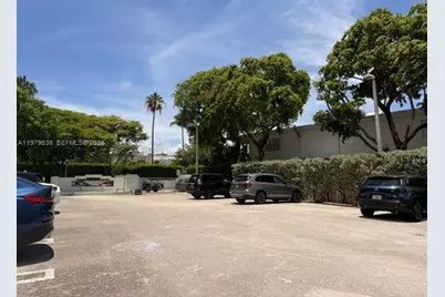 2445 Lake Pancoast Dr #7, Miami Beach, FL 33140 - Photo 33