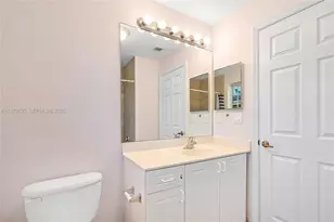 330 SW 2nd Ave, Hallandale Beach, FL 33009 - Photo 17