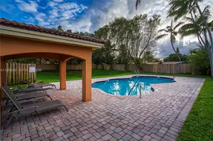 330 SW 2nd Ave, Hallandale Beach, FL 33009 - Photo 25