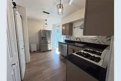 8370 NW 26th St, Sunrise, FL 33322 - Photo 35