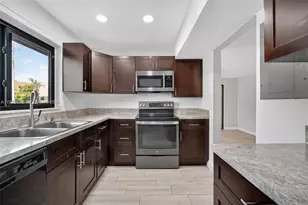 1451 NW 92nd Ave, Pembroke Pines, FL 33024 - Photo 1