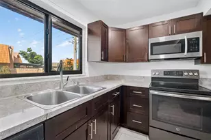 1451 NW 92nd Ave, Pembroke Pines, FL 33024 - Photo 3
