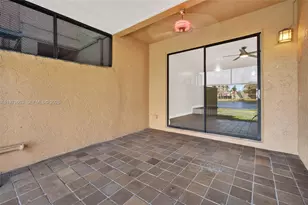 1451 NW 92nd Ave, Pembroke Pines, FL 33024 - Photo 17