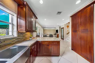 10917 NW 59th St, Doral, FL 33178 - Photo 13