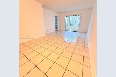 10541 NW 10th St #103, Pembroke Pines, FL 33026 - Photo 9