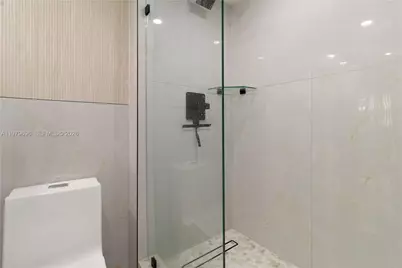 5701 Collins Ave #1619, Miami Beach, FL 33140 - Photo 19