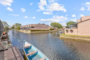 12259 NW 11th St, Pembroke Pines, FL 33026 - Photo 1