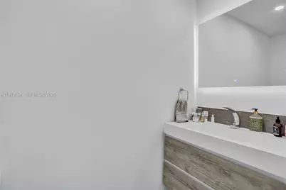 31 SE 5th St #4112, Miami, FL 33131 - Photo 41