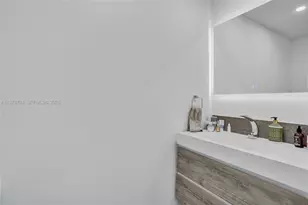 31 SE 5th St, Miami, FL 33131 - Photo 41