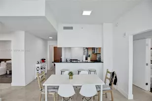31 SE 5th St, Miami, FL 33131 - Photo 13