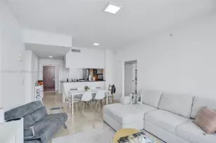 31 SE 5th St, Miami, FL 33131 - Photo 11