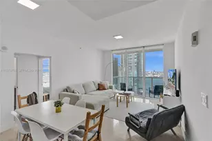 31 SE 5th St, Miami, FL 33131 - Photo 7