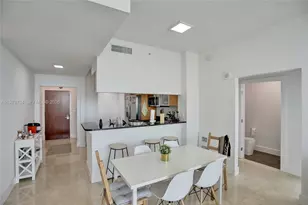 31 SE 5th St, Miami, FL 33131 - Photo 15