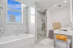 31 SE 5th St, Miami, FL 33131 - Photo 53