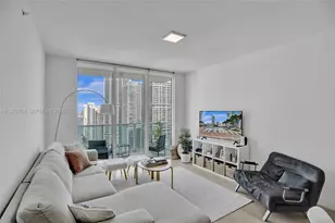 31 SE 5th St, Miami, FL 33131 - Photo 9