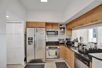 31 SE 5th St #4112, Miami, FL 33131 - Photo 17