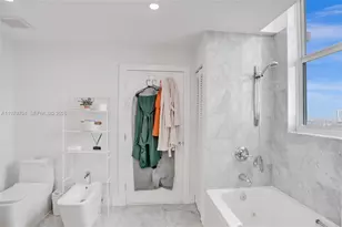 31 SE 5th St, Miami, FL 33131 - Photo 53