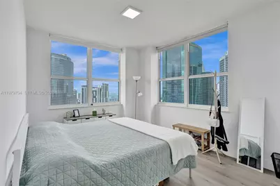 31 SE 5th St #4112, Miami, FL 33131 - Photo 37