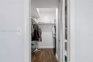 427 Golden Isles Dr, Hallandale Beach, FL 33009 - Photo 17