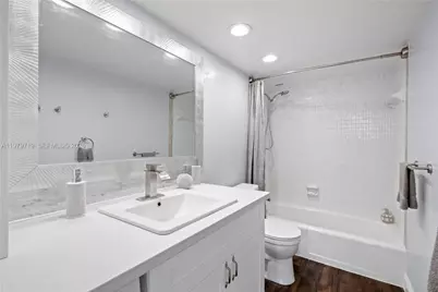 427 Golden Isles Dr #11H, Hallandale Beach, FL 33009 - Photo 15