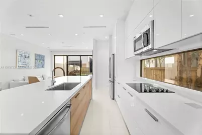 3276 Day Ave #3276, Miami, FL 33133 - Photo 5