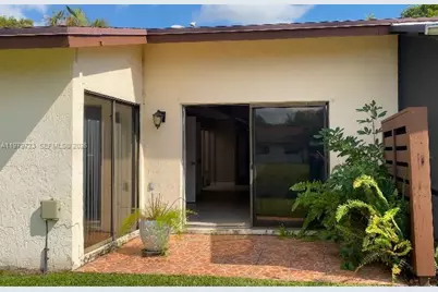 803 SW 119th Way, Davie, FL 33325 - Photo 9