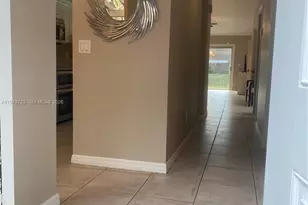 803 SW 119th Way, Davie, FL 33325 - Photo 3