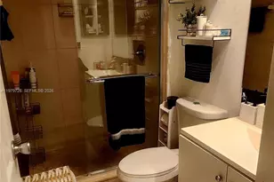 3301 N Country Club Dr, Aventura, FL 33180 - Photo 21