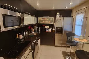 3301 N Country Club Dr, Aventura, FL 33180 - Photo 9