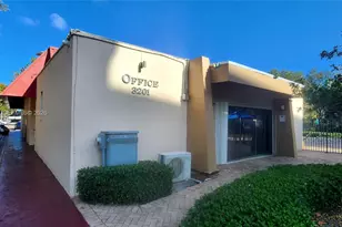 3301 N Country Club Dr, Aventura, FL 33180 - Photo 23