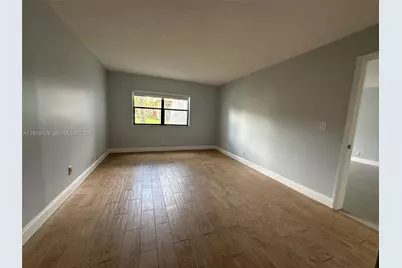200 Lakeview Dr #111, Weston, FL 33326 - Photo 23