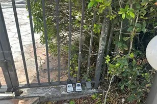 200 Lakeview Dr, Weston, FL 33326 - Photo 37