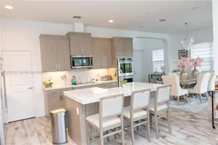 11826 SW 13th Ct, Pembroke Pines, FL 33025 - Photo 3