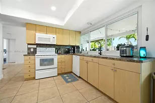 1185 NW 92nd Ave, Pembroke Pines, FL 33024 - Photo 13