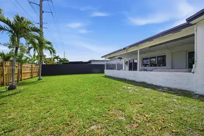 1185 NW 92nd Ave, Pembroke Pines, FL 33024 - Photo 45