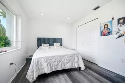 1185 NW 92nd Ave, Pembroke Pines, FL 33024 - Photo 17