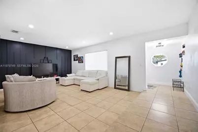 1185 NW 92nd Ave, Pembroke Pines, FL 33024 - Photo 7